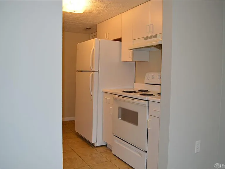 1215 Robbins Run Ct — Photo 6