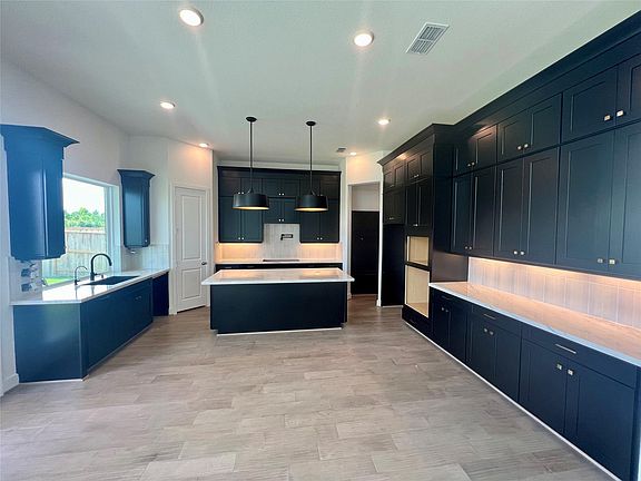 3rd image of 8607 Blue Grotto Ln