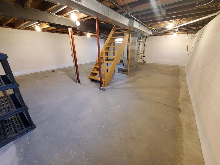 875 S Walnut St — Photo 9