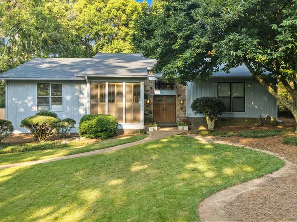 2148 Brookdale Ln, Vestavia, AL 35216