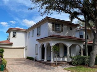 635 Castle Dr, Palm Beach Gardens, FL 33410