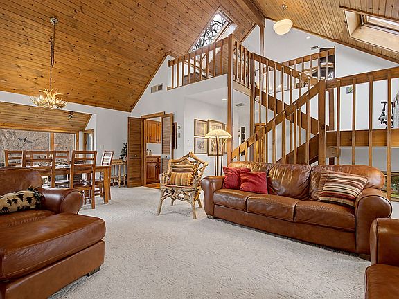 2nd image of 4 Juniper Ct