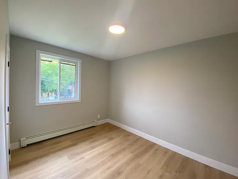 1 Court Ln — Photo 30