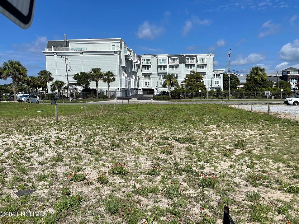2nd image of 304 Carolina Beach Ave S