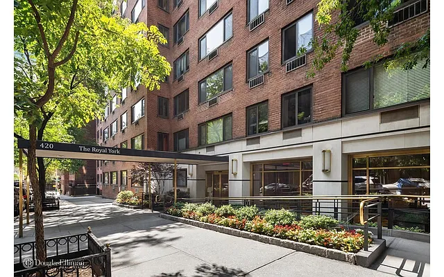 Rented by Douglas Elliman | media 22