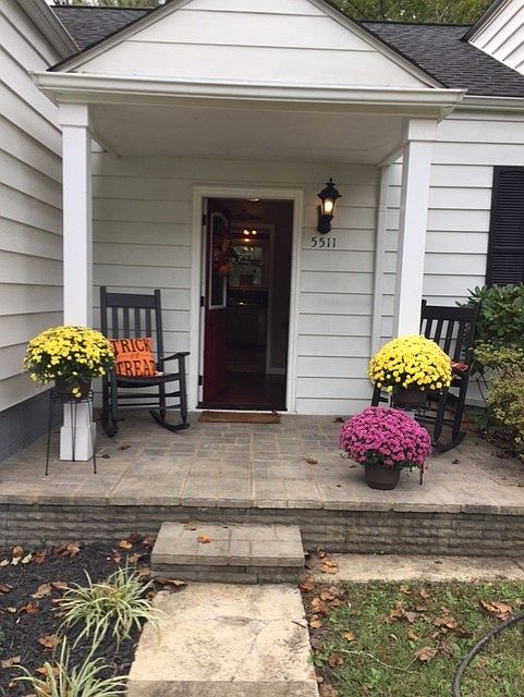 1st image of 5511 Lake Shore Dr