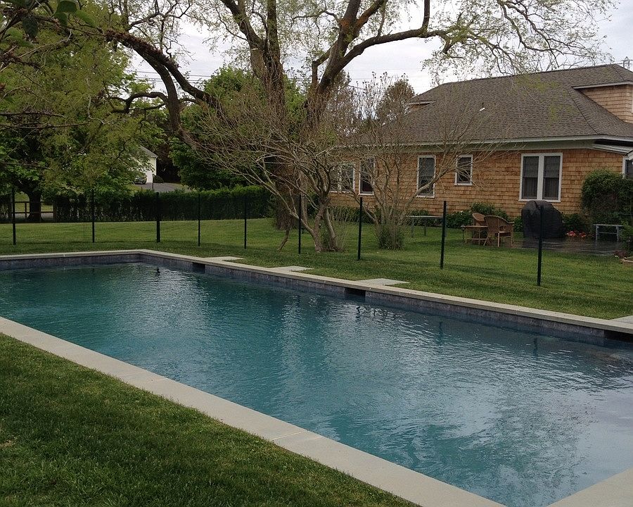 1st image of 6 Newberry Ln