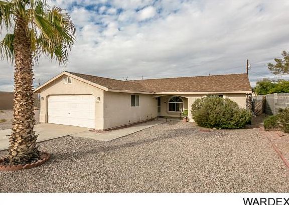 4th image of 3695 Clearwater Dr