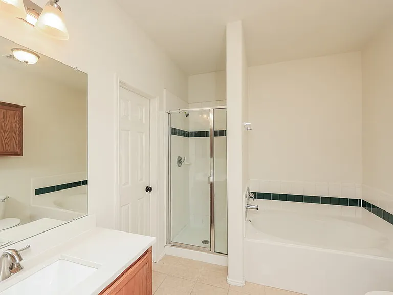 320 Foreston Dr — Photo 12