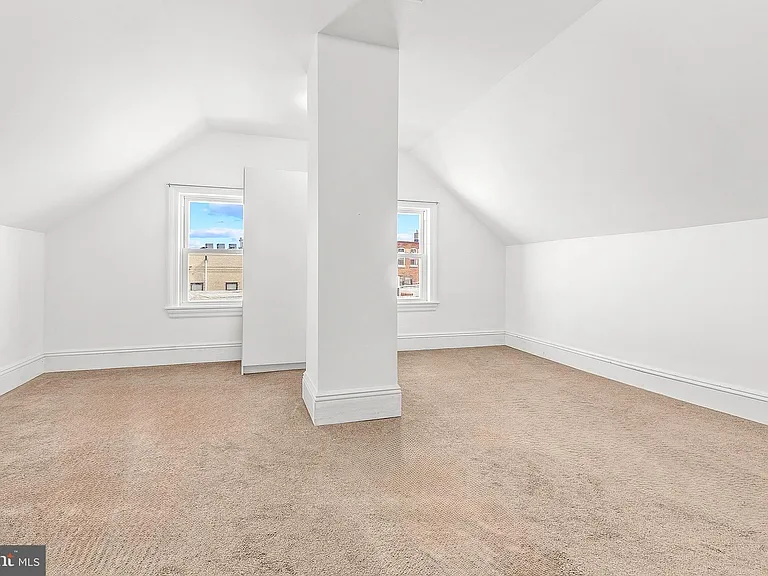 117 S Pavilion Ave — Photo 17