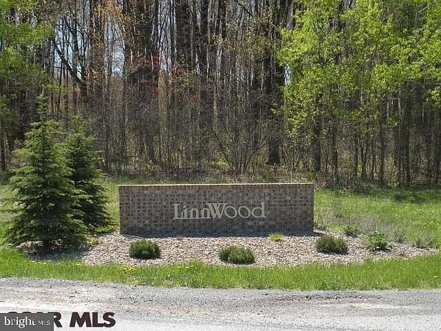 1st image of Oakwood Dr
