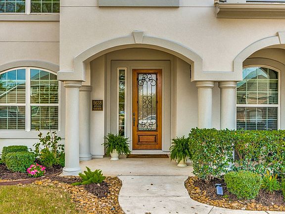 2nd image of 9638 Aviara Gdns
