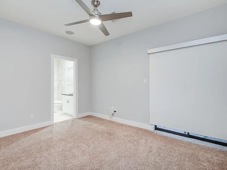 4202 Spencer St — Photo 5