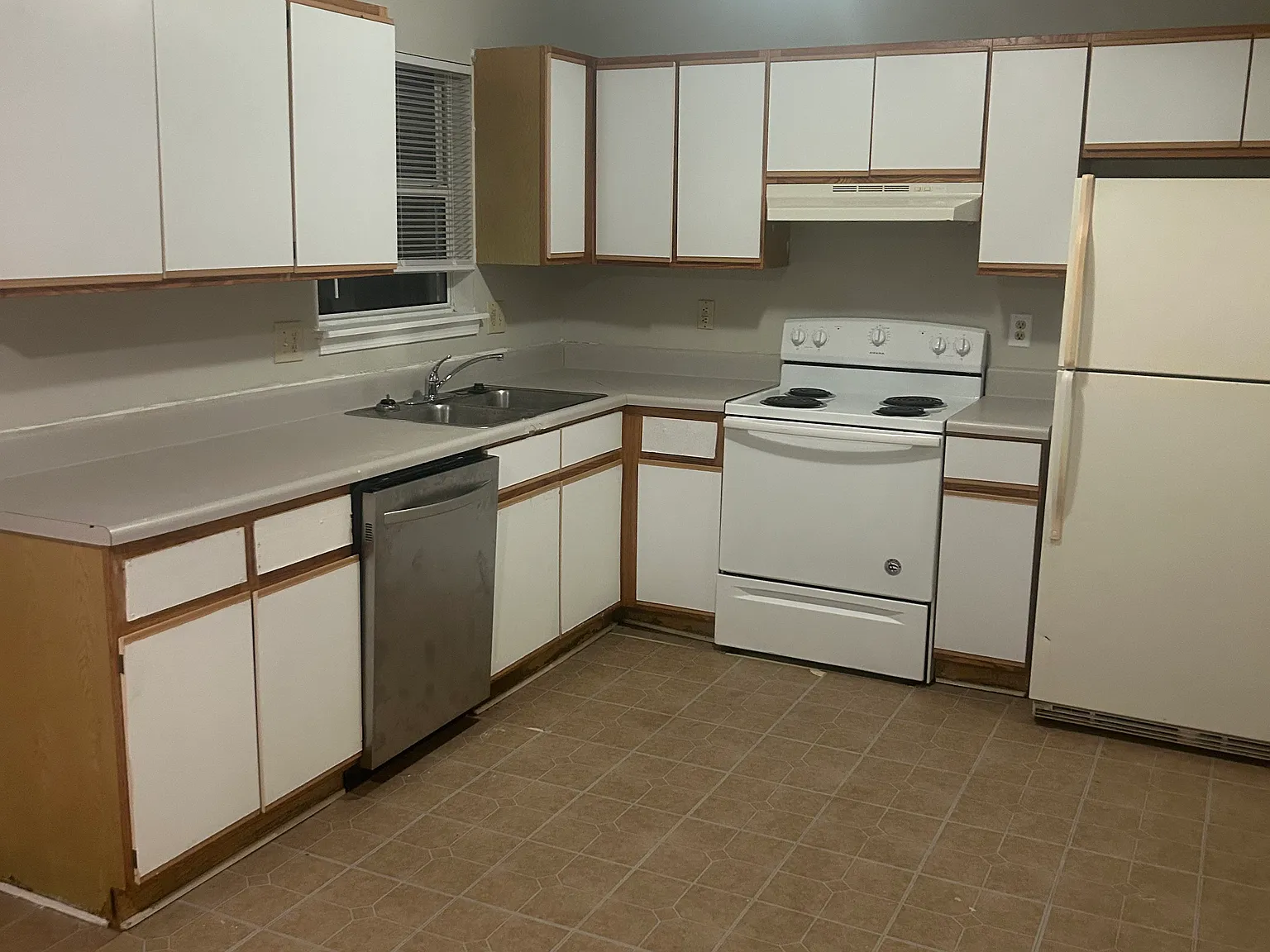 2 bed, 2.5 bath, 1152 sqft, $1,125 — Photo 3