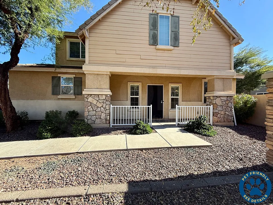2209 E Pecan Rd