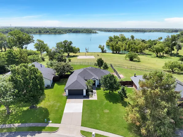 332 Hardwicke Ln, Little Elm, TX 75068