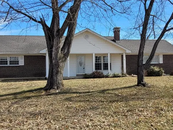 393 Martin Field Ct, Villa Ridge, MO 63089