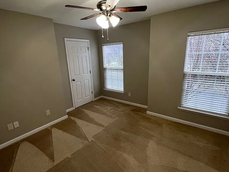 6893 Fenwick Dr — Photo 22