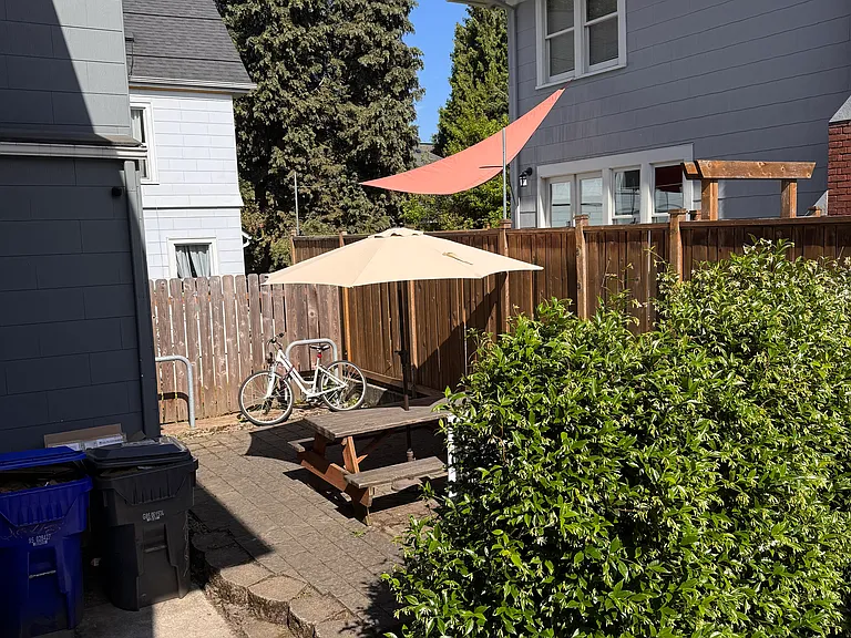 1035 SE 14th Ave #2 — Photo 5