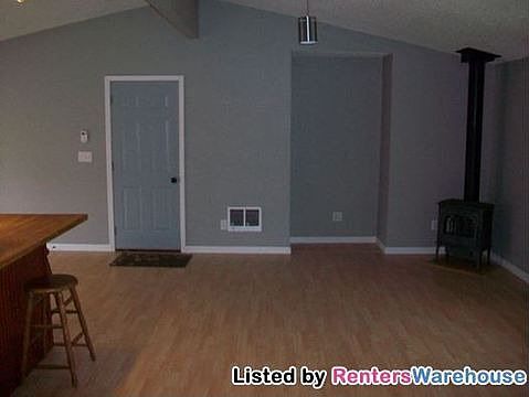 4th image of 1600 33rd Ave N