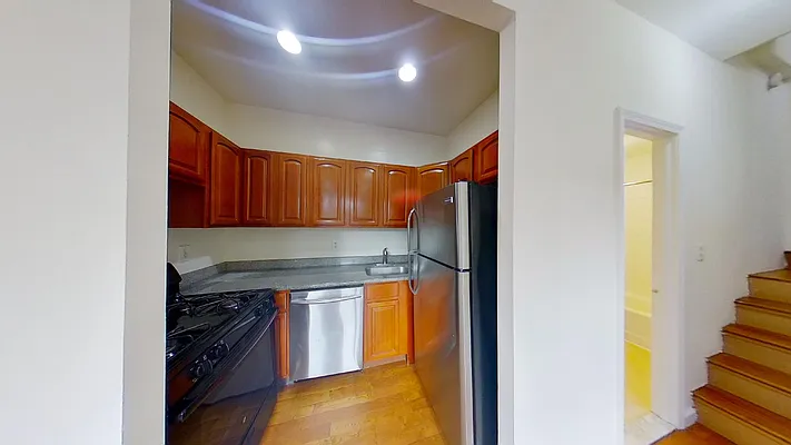 Rented by SAFEGUARD REALTY PARTNERS LLC | media 20