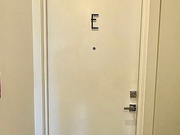 3rd image of 1837 Kalorama Rd NW APT E
