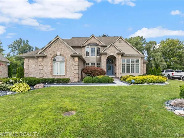 53650 Cherrywood Dr, Shelby Township, MI 48315
