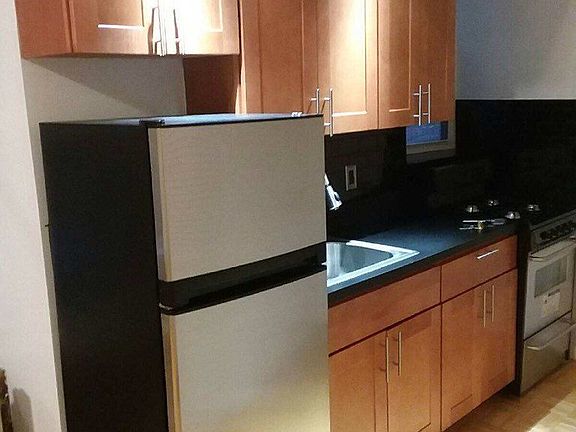 2nd image of 226 W 25th St APT 3RW