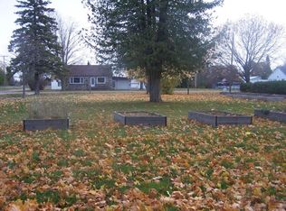 208 S F St, Cheboygan, MI 49721