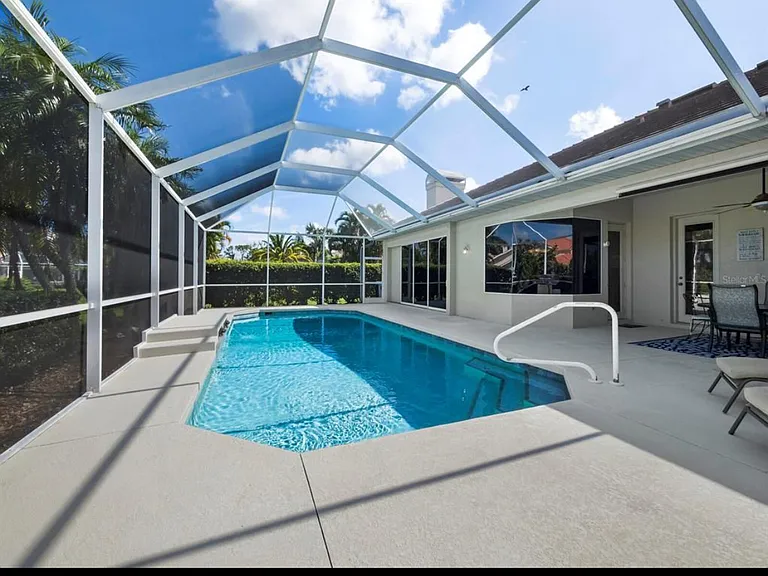 Butlers Crest Dr — Photo 17