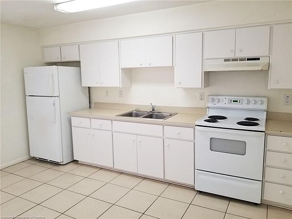 3rd image of 1514 Queen Palm Ave