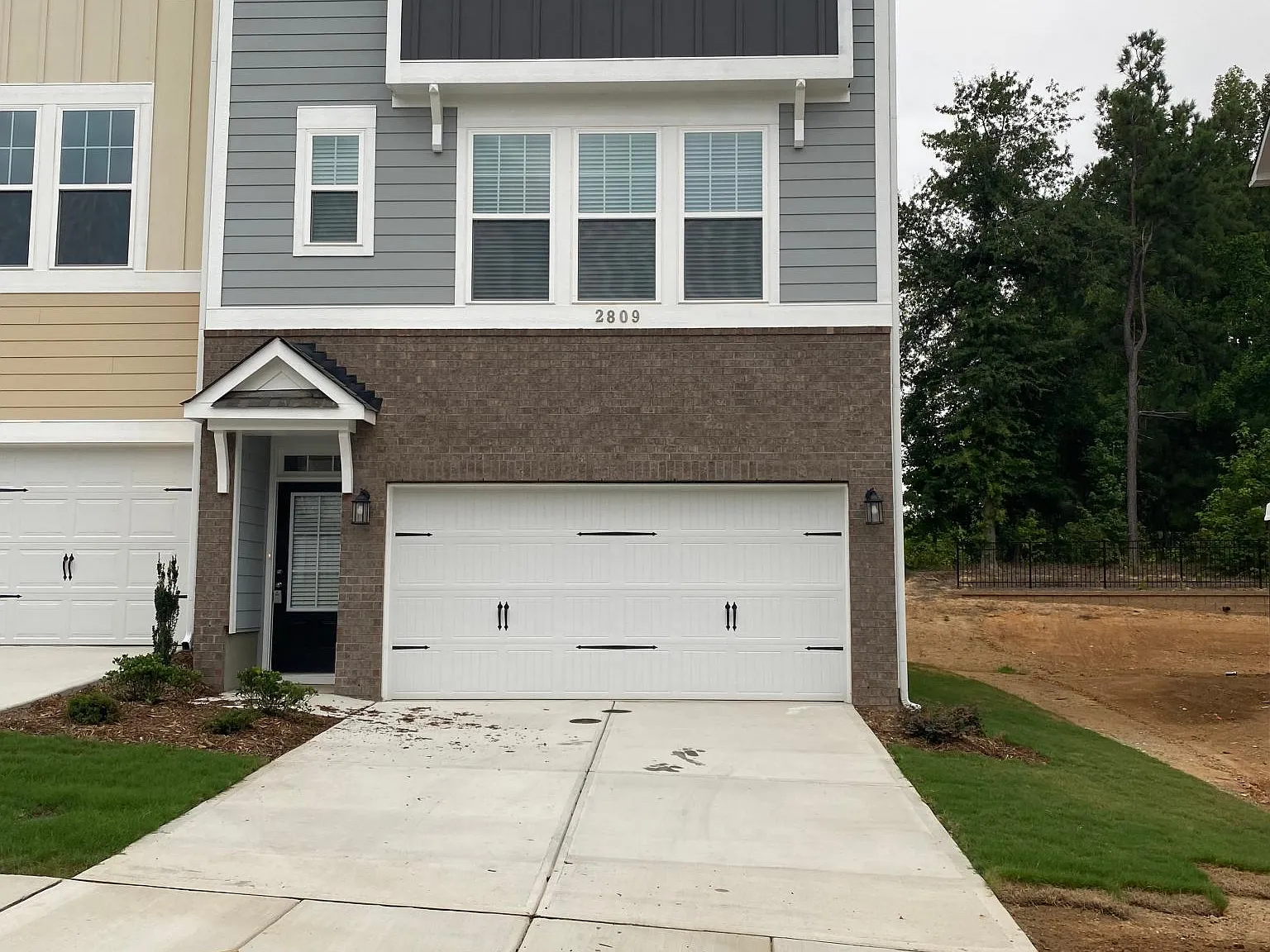 4 bed, 3.5 bath, 2375 sqft, $2,350 — Photo 1