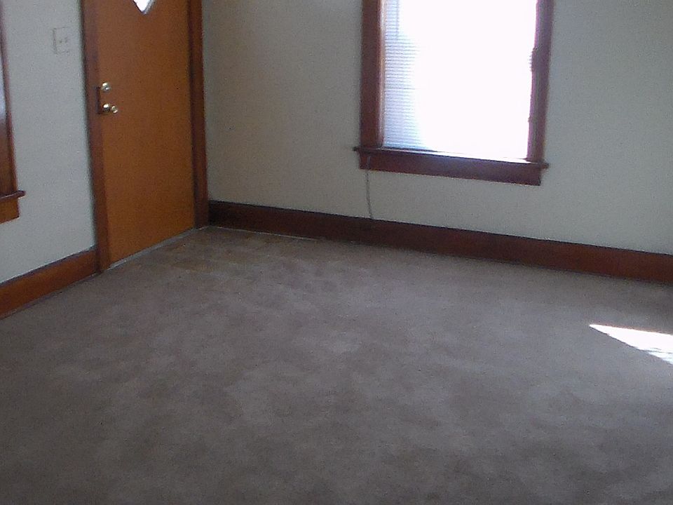 1st image of 722 N 10th St