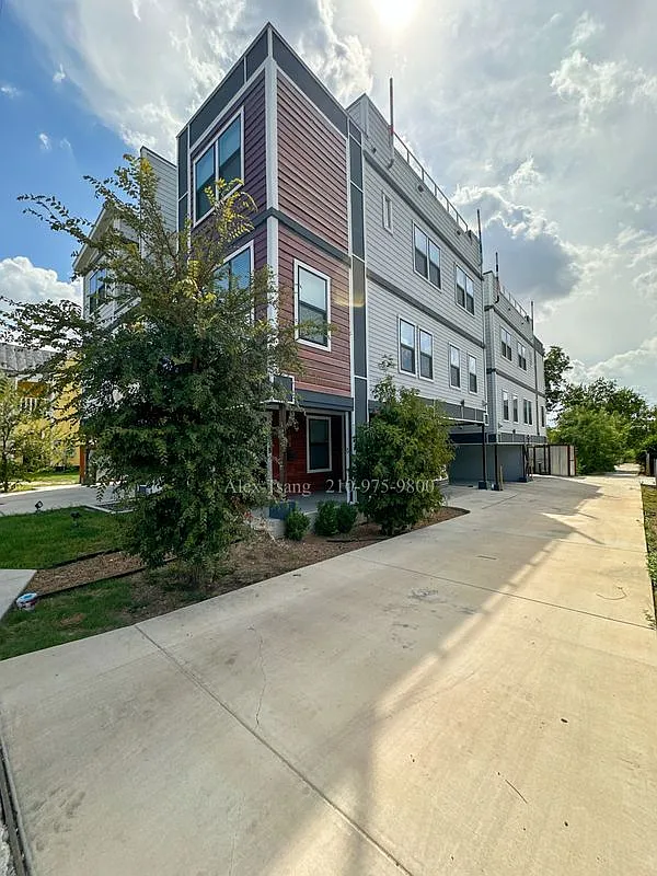 3 bed, 2.5 bath, 1996 sqft, $2,900 — Photo 2