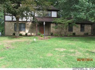 17 Saint Joseph Dr, Lebanon, IL 62254