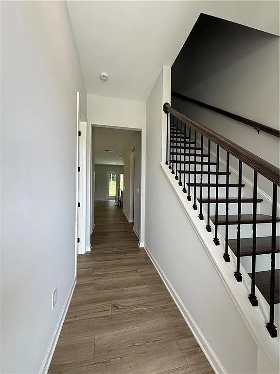 4 bed, 3.0 bath, 2600 sqft, $2,850 — Photo 3