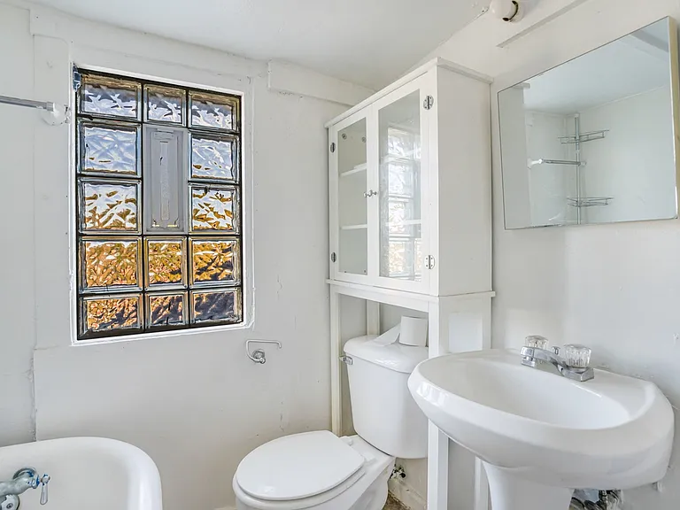 3rd floor bathroom