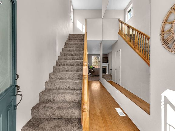 2nd image of 4022 NE 91st St