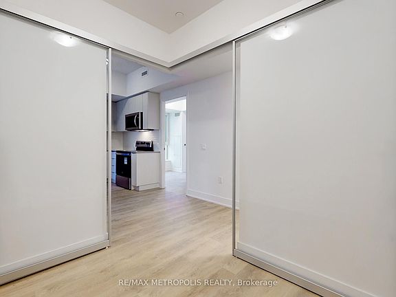 5th image of 204 Burnhamthorpe Rd E #1602