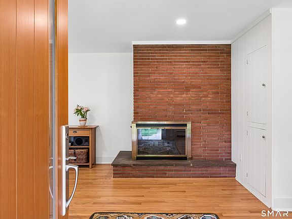 5th image of 326 North Street