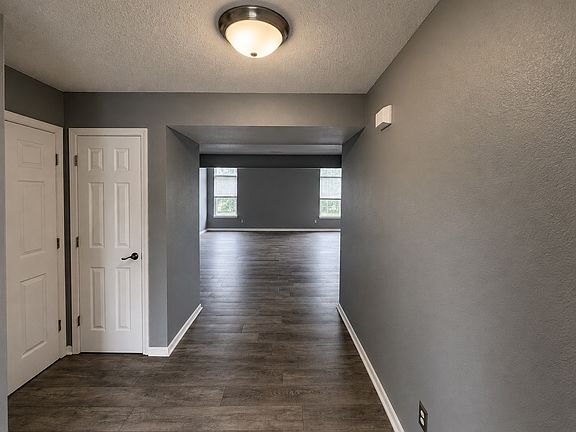 3rd image of 8123 Maple Stream Blvd