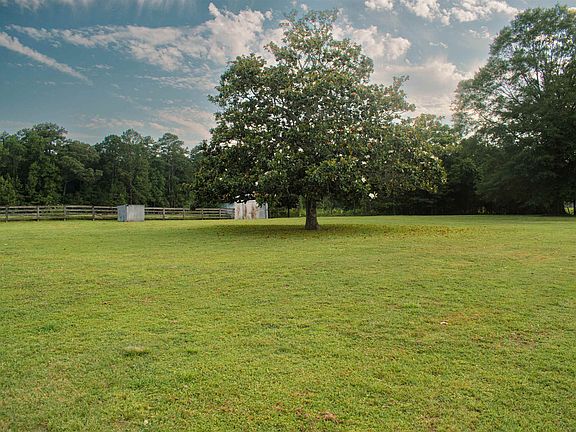 3rd image of 420 County Road 4560