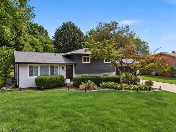 7474 Woodcrest Ave NE, Canton, OH 44721