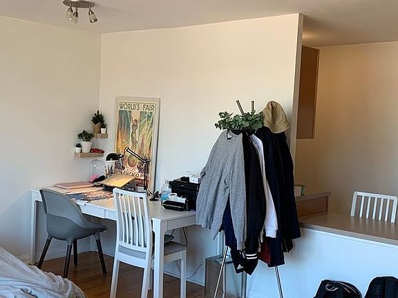 5th image of 899 S Plymouth Ct APT 1902