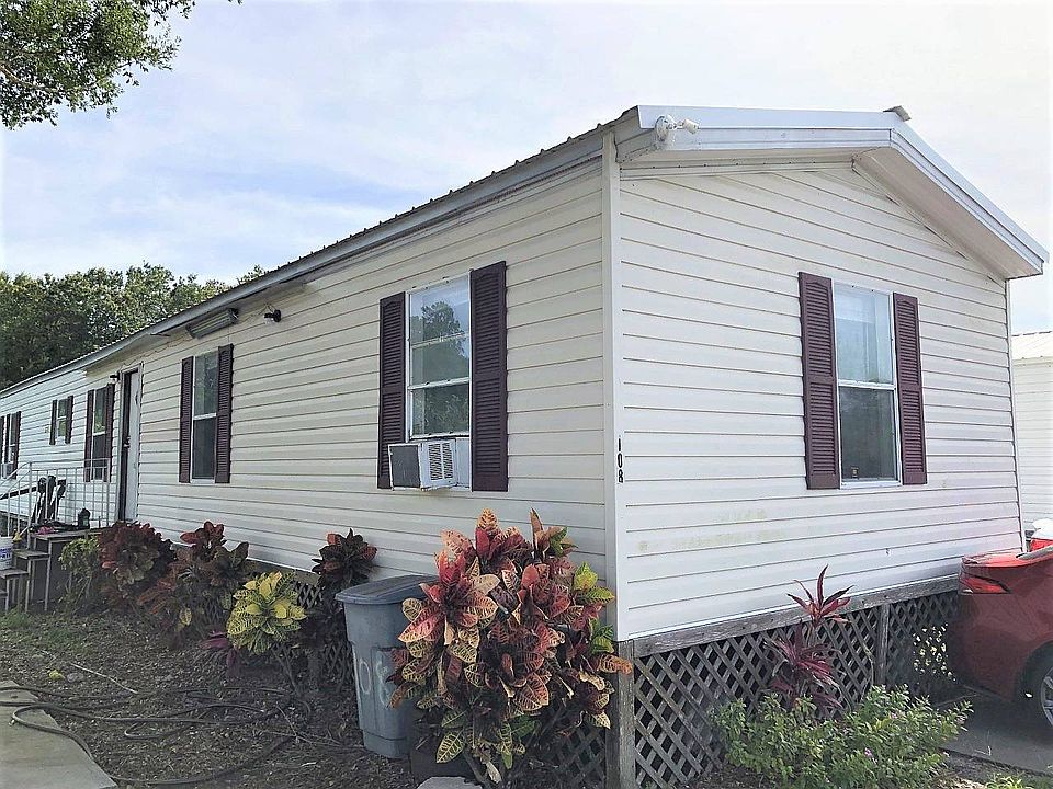 1st image of 252 Lakeside Dr #108