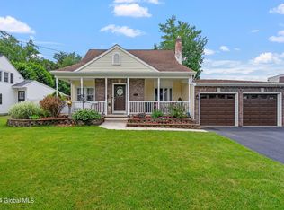 27 Priscilla Ln, Schenectady, NY 12306