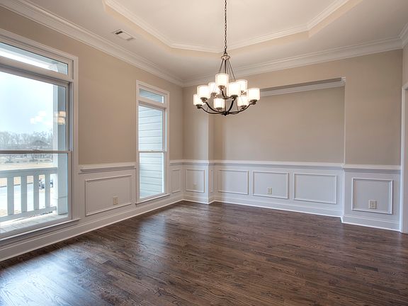 Beautiful moldings in DR