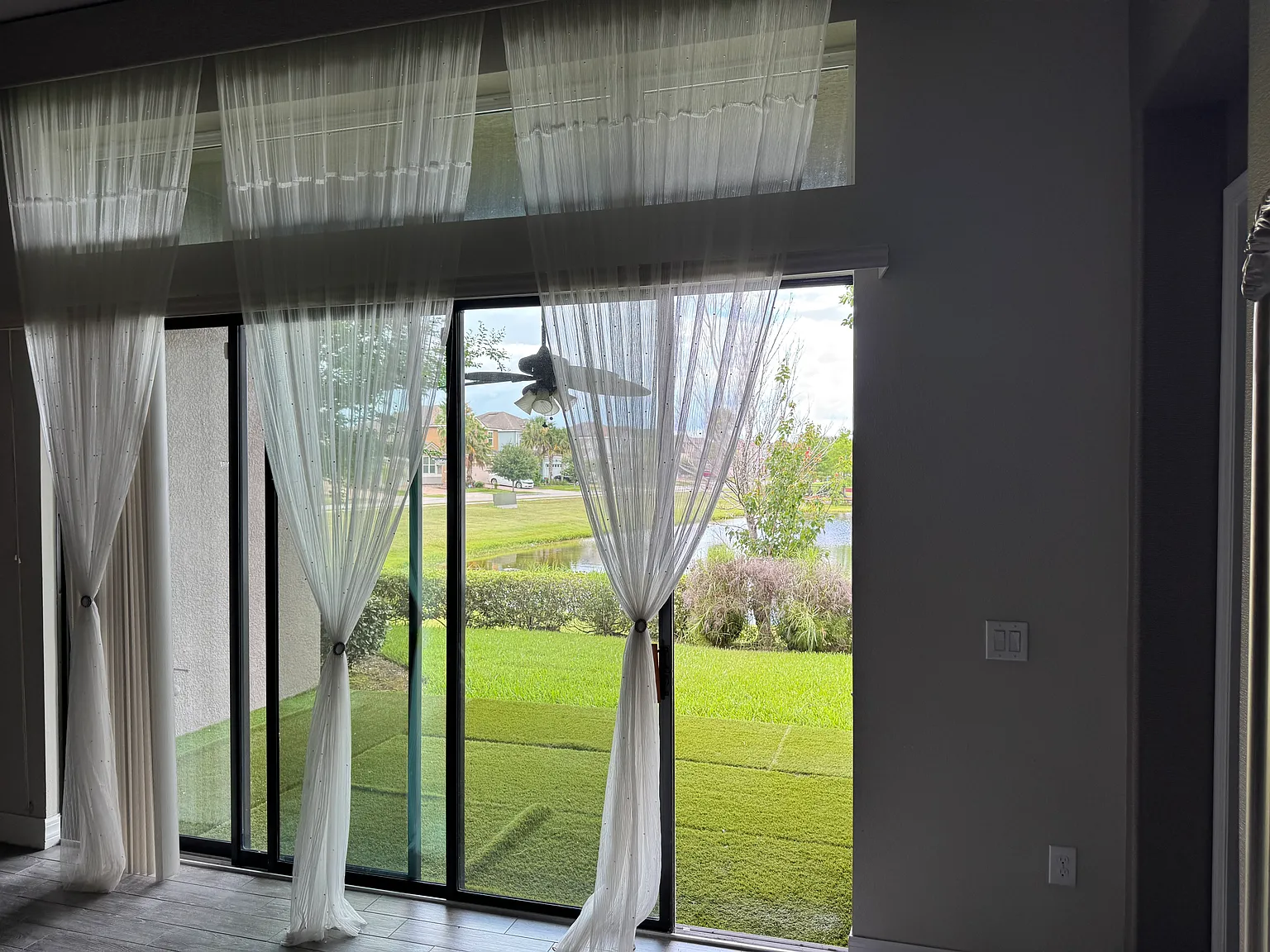 5 bed, 3177 sqft, $3,950 — Photo 4