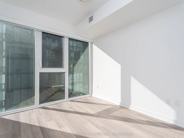 357 King St W #2109 — Photo 9