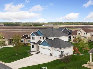 1425 10th Street Cir SE, New Prague, MN 56071